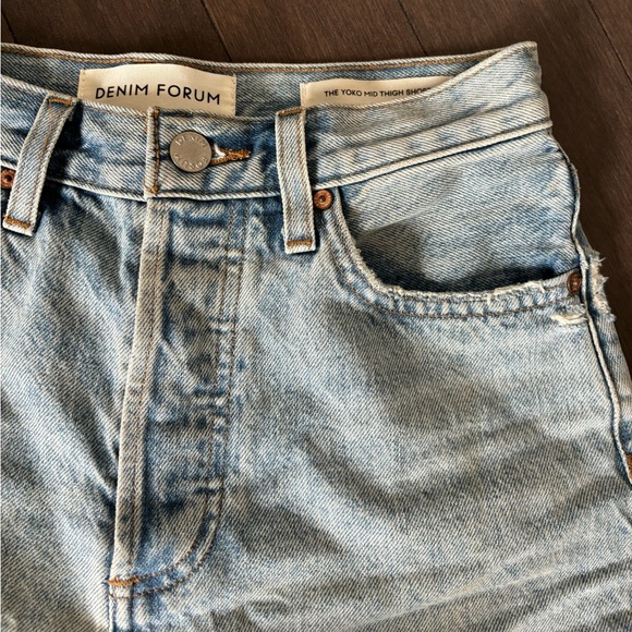 Aritzia Denim Forum The Yoko Mid-Thigh Denim Short Size 24 - Picture 7 of 7
